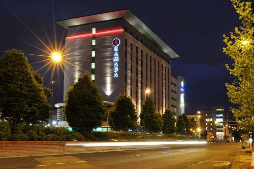AC Hotel by Marriott Manchester Salford Quays reception